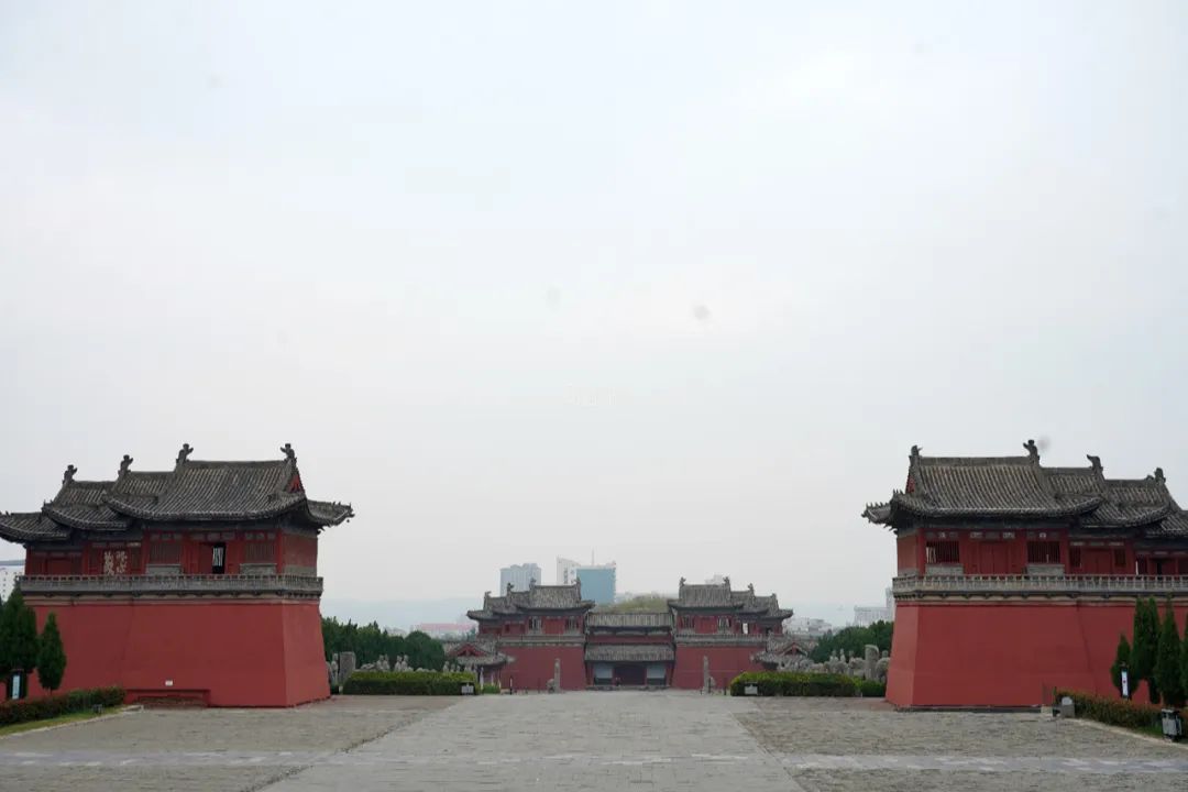 DƬ